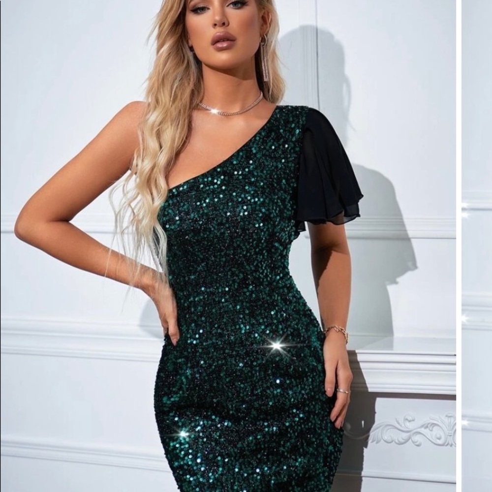 Gorgeous green sequin cocktail dress by Shein. Size M (6) off shoulder.